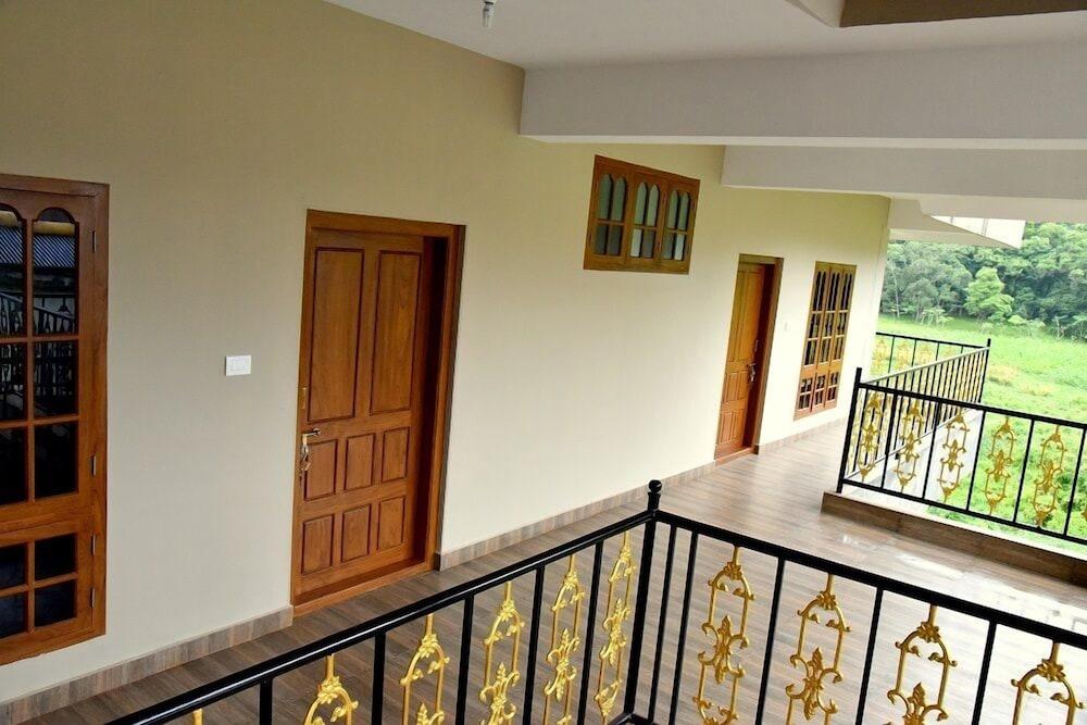 Jungle Palace Homestay Thekkady Exterior foto